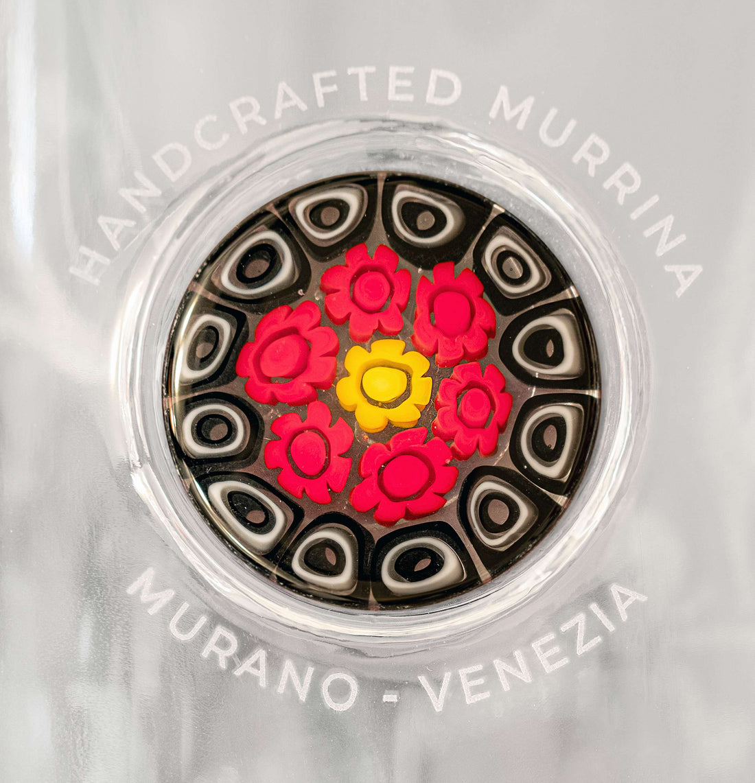 Bottiglia in Vetro decorata con Murrina di Murano - Nero, Rosso, Giallo