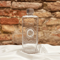 Bottiglia in Vetro decorata con Medaglione in Vetro di Murano - Bianco Leone Oro - My AQUA Bottle
